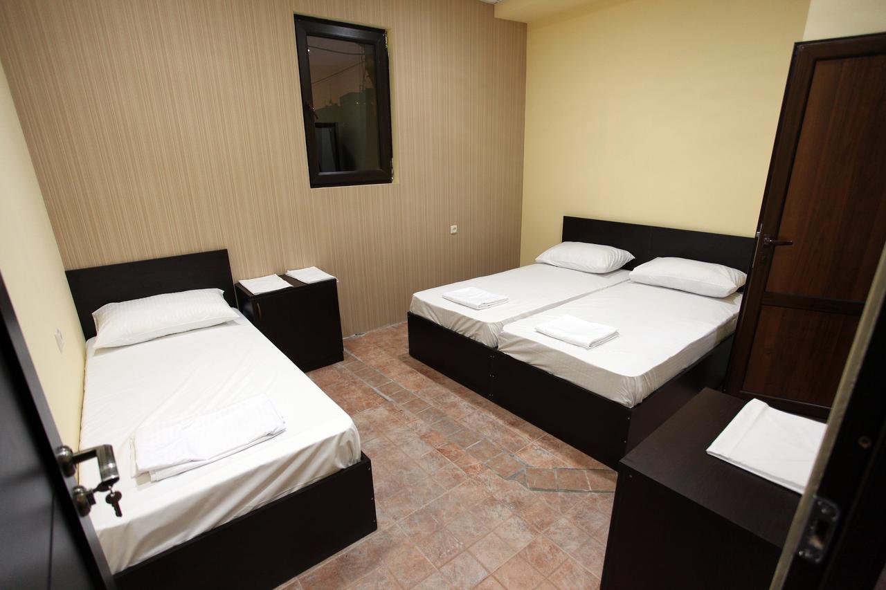 Yerevan Inn Hostel ภายนอก รูปภาพ